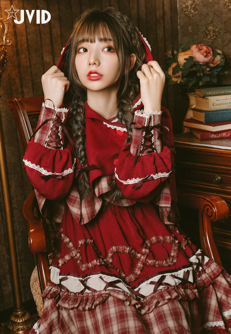 エモオンリーファン 無料ヌード 画像