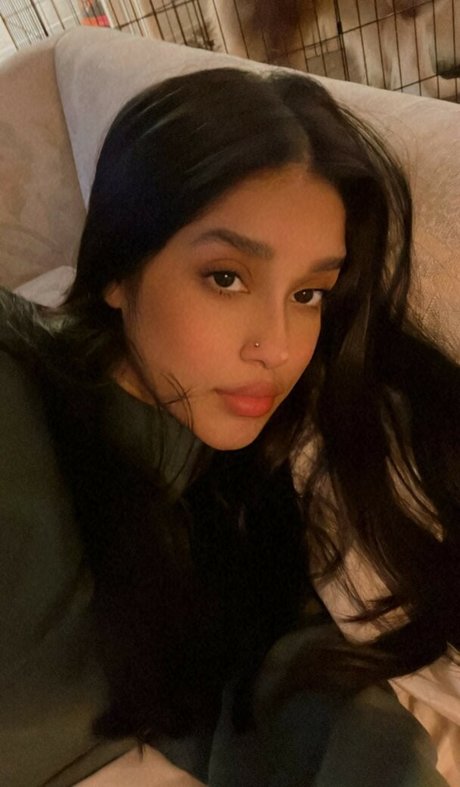 Virginhottie ホット女優 写真