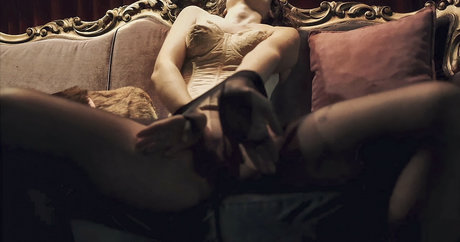 裸の写真 OnlyFans トップ 画像