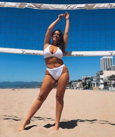 Tia Provost ポルノスター セックス アーカイブ