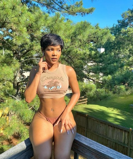 Nia no long ホット女優 写真