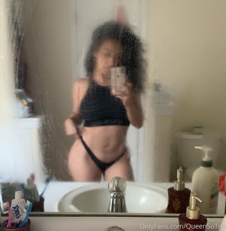 おばあちゃんの巨乳OnlyFans セクシーヌード ギャラリー