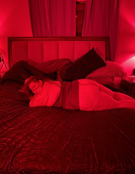 Damnnndezzyyy トップポルノスター ギャラリー