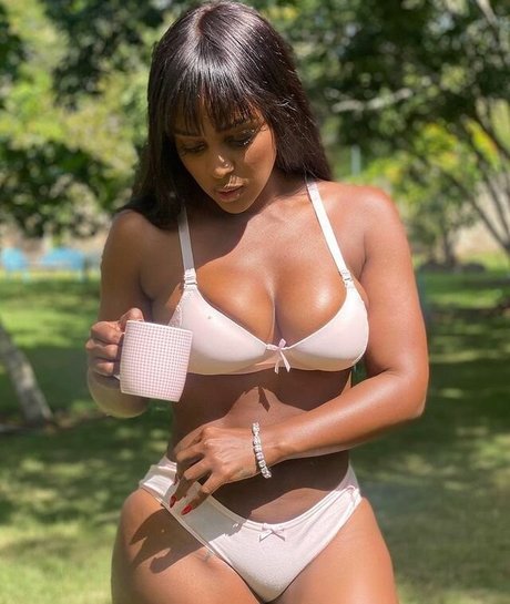 Amara La Negra ヌードモデル 写真