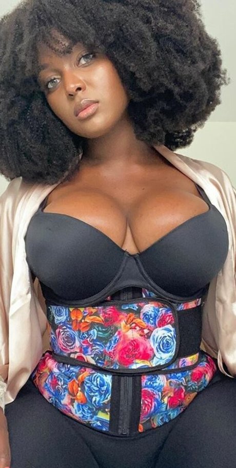 Amara La Negra 独占ポルノスター 画像
