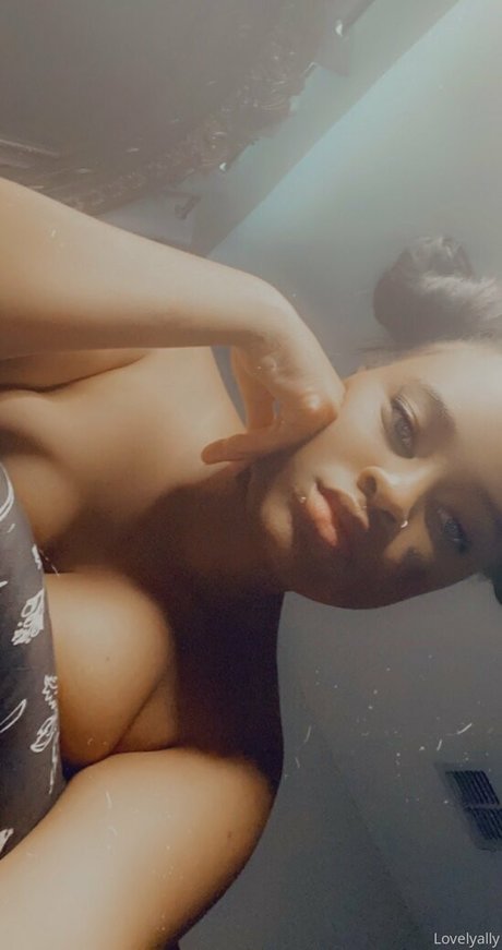 allysquirtss ヌード女優 写真