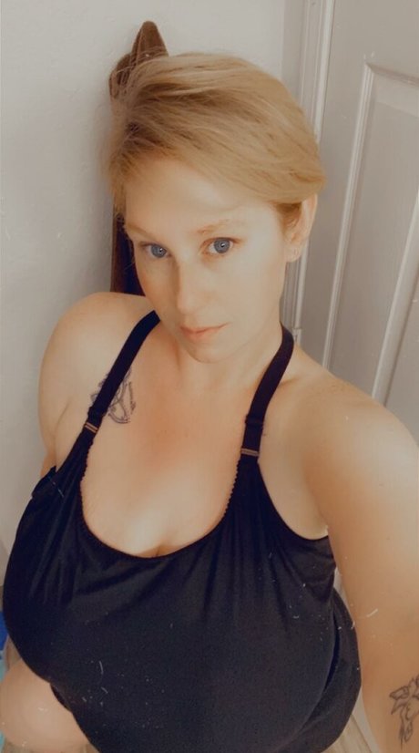 アジアンシャワー OnlyFans 可愛い 写真