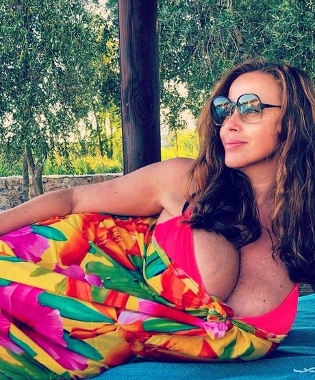 Serena Roberti ポルノスター エロティック 写真