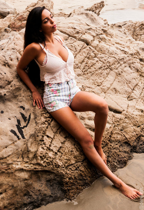 トゥワークオンリーファン アート裸 写真