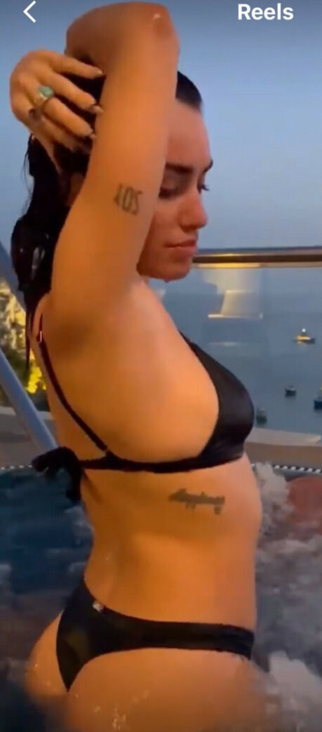 美しい足 OnlyFans 無料ポルノ 写真