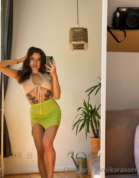 karaxaen トップポルノスター 写真