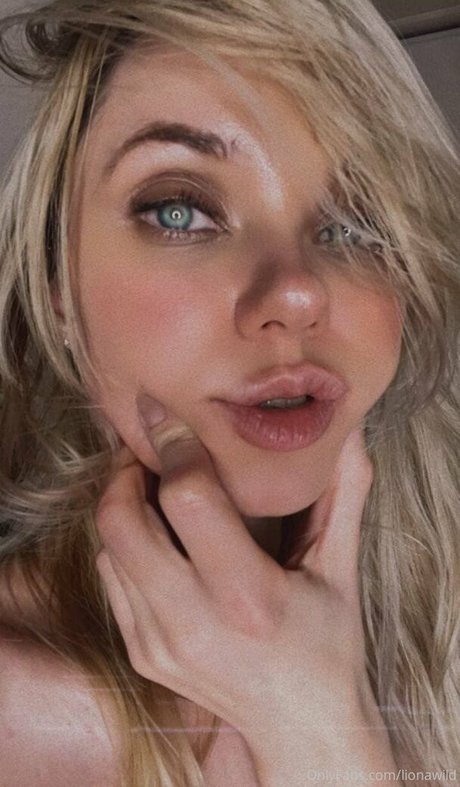 lionawild 裸モデル 写真