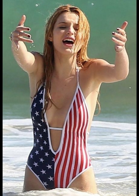 bellathornevip モデル 写真