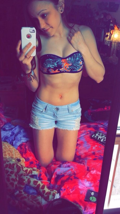 Silenced Hippie XXXモデル 画像