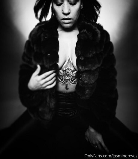 ニューハーフ 熟女 OnlyFans セックス 写真