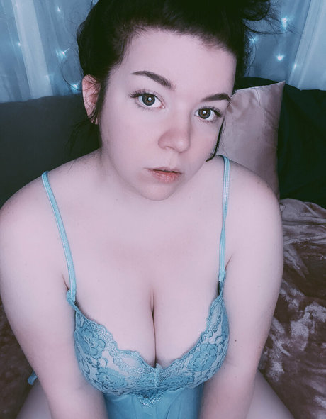 itsahmiamarie セックスポルノスター 画像