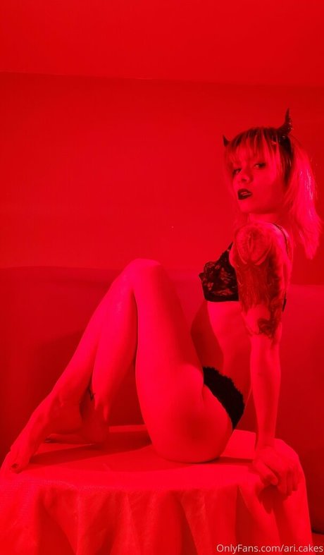 エモオンリーファン セクシーヌード 画像