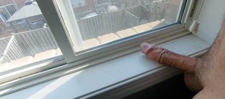 ブルネットの教師OnlyFans ヌード 写真