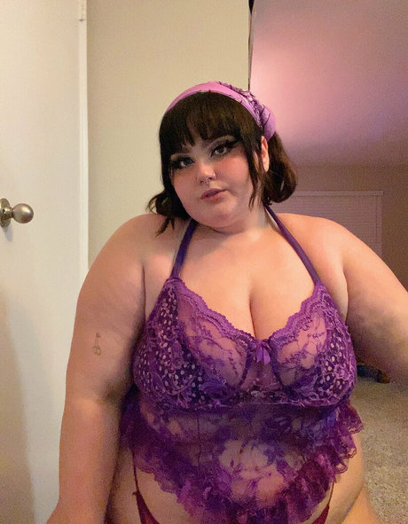 animetiddiezluver エロティック女優 画像