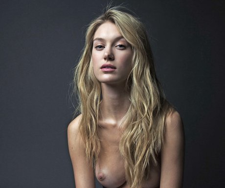 Caroline Lowe セックス女優 写真