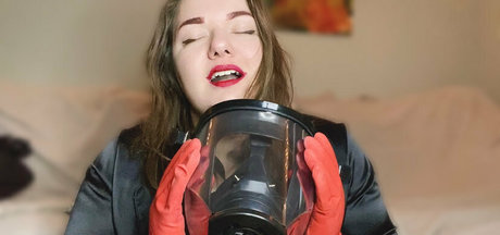 アヘ顔 OnlyFans ヌード 画像