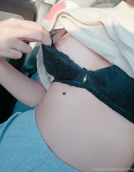 エモオンリーファン ポルノ 写真