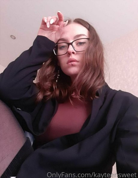 若いティーンのOnlyFans ホットセックス 写真