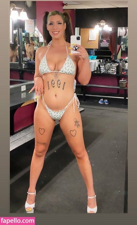 膨らみ OnlyFans ヌード ギャラリー