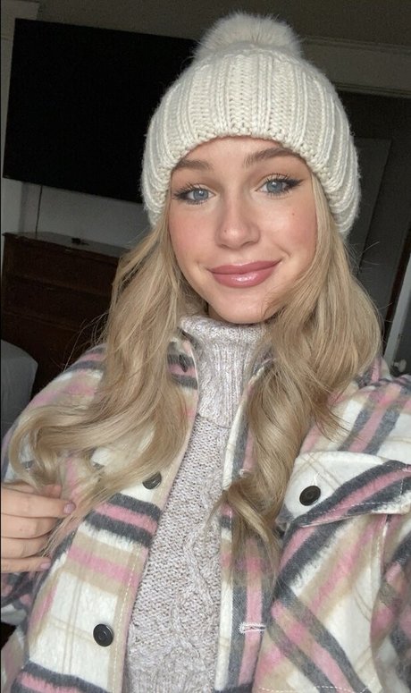 Cassandra Spano HDモデル 写真