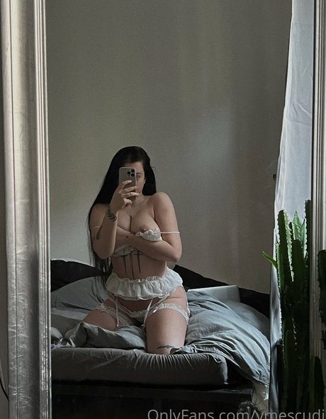 Veronika Mescudi HDスター 写真