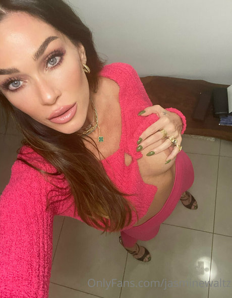 ニューハーフ巨乳OnlyFans ヌード 画像