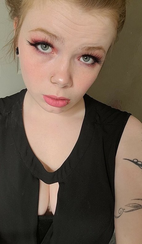 アジアンタトゥー OnlyFans 無料セクシー 写真