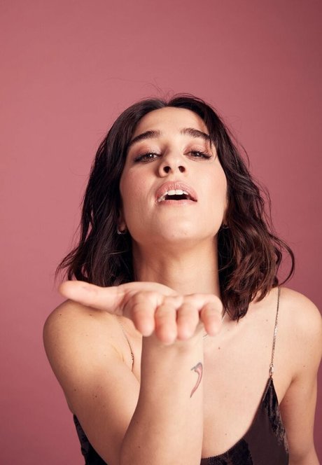 Simona Tabasco セクシー女優 画像