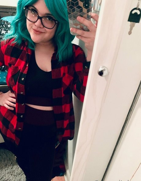 serenitaboo top profile image