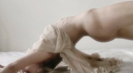 alittle vampy 可愛い女優 画像