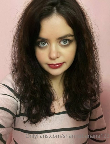 ランジェリーベイビーOnlyFans アート裸 写真