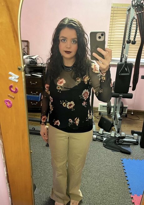 ランジェリーベイビーOnlyFans 無料セクシー 画像