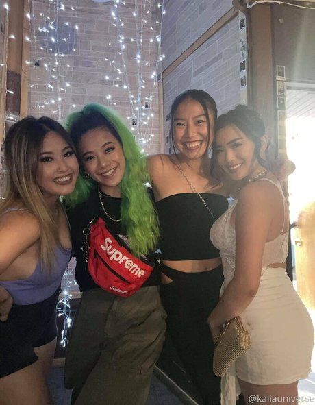 kaliauniverse ポルノスター xxx アーカイブ