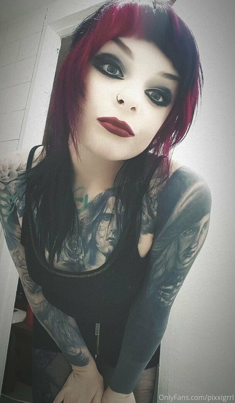 ティーンフィンガリングOnlyFans セクシーxxx ギャラリー