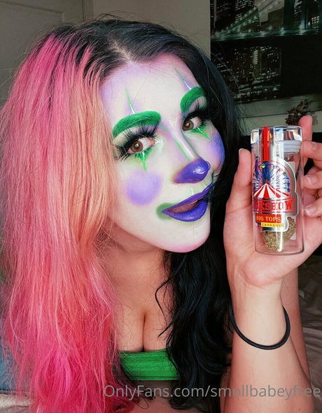 smollbabeyfree top profile image