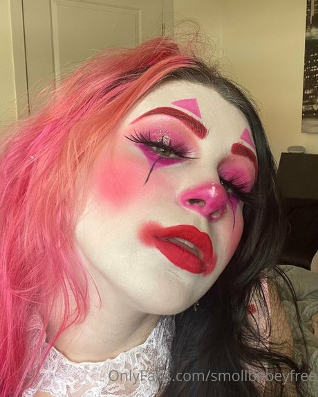 smollbabeyfree かわいいポルノスター 写真