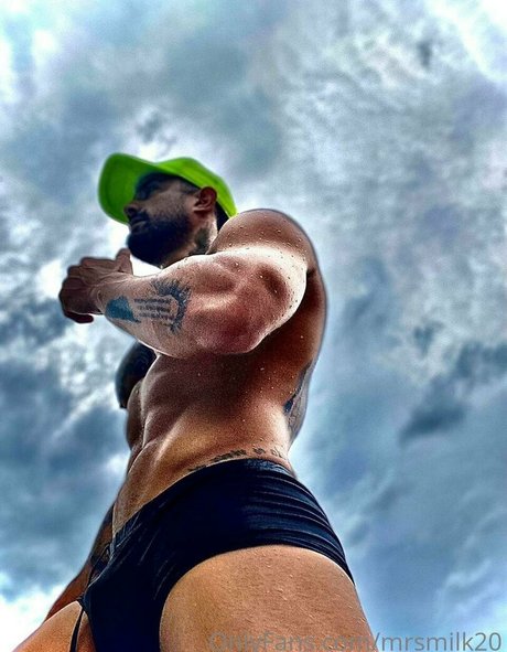 曲線美の裸OnlyFans ホットヌード 画像