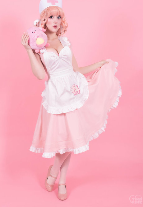 黒檀の小人OnlyFans セクシー 写真