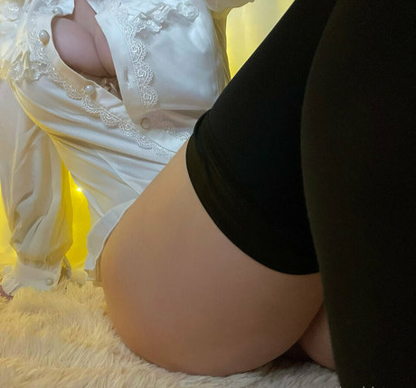 ニューハーフ巨乳OnlyFans アダルト 写真