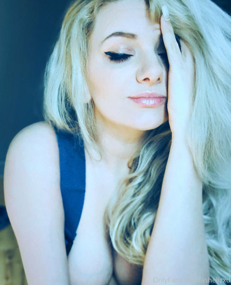 ashelizxd 高品質のポルノスター ギャラリー