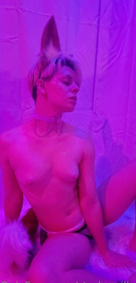 starkzzzilla xxxポルノスター 写真