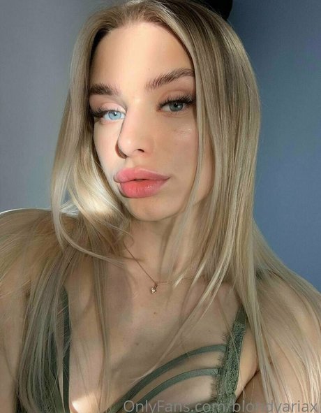 blondyariax ポルノスター 独占 写真