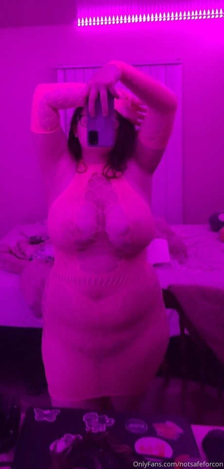 notsafeforcon ポルノスター エロティック ギャラリー