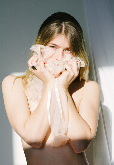 Lowkee Karlee 高品質モデル 画像