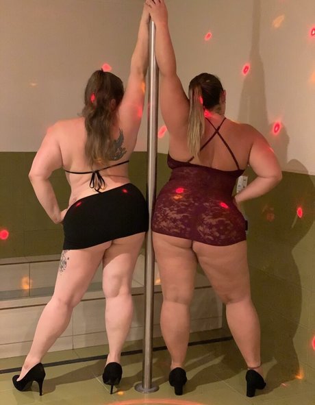 美しい足 OnlyFans アート裸 ギャラリー